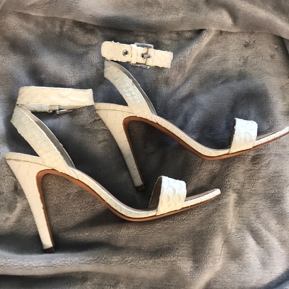 Coach heels - Picture 1 of 4